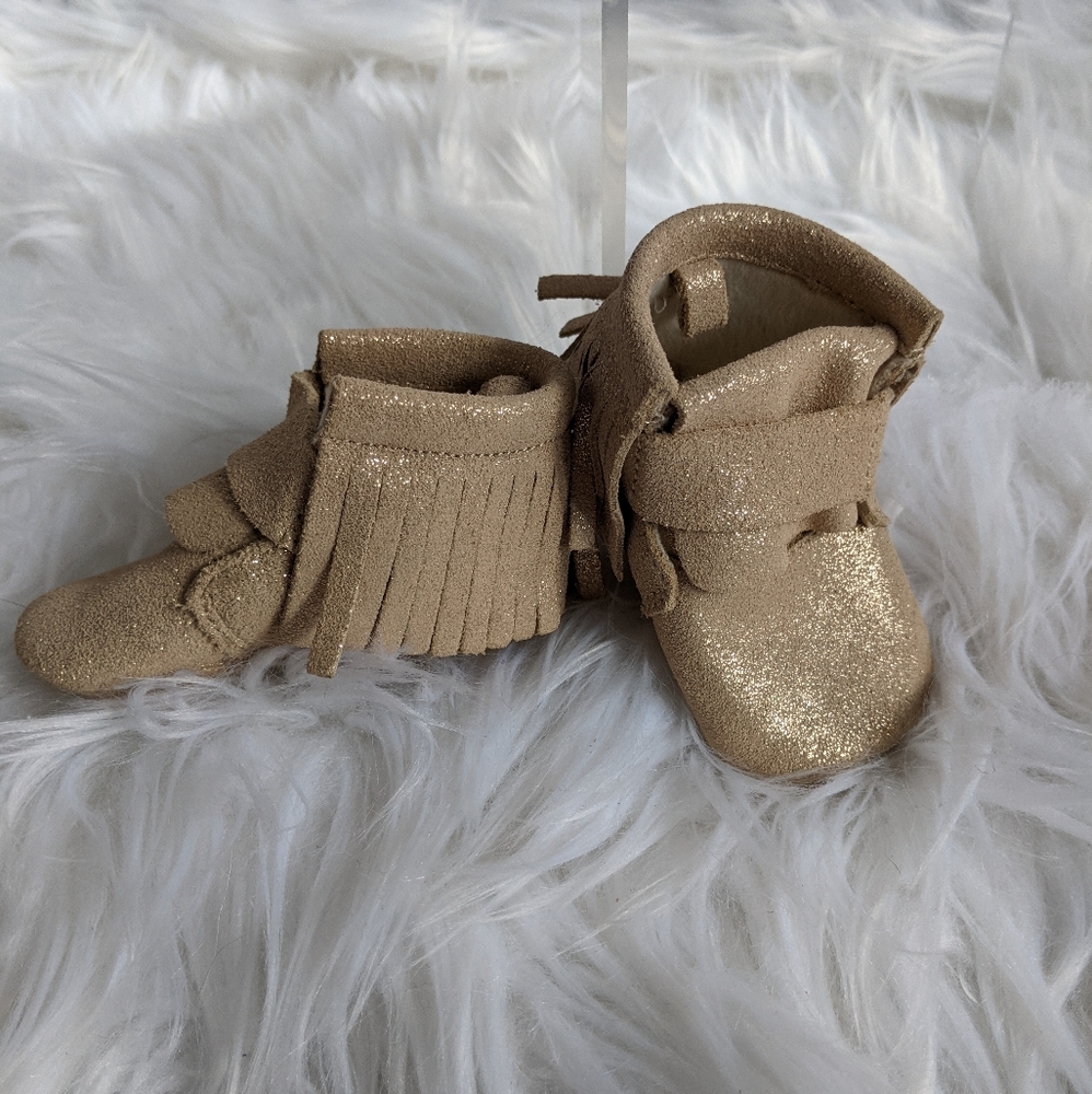 Harper Canyon Gold Leather Fringe Moccasins 1M